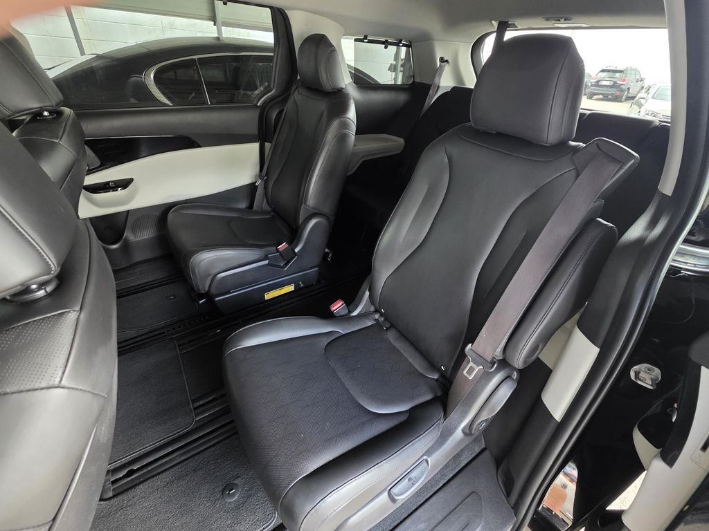 2022 Kia Carnival EX