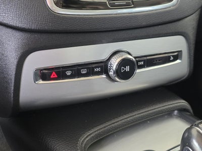2018 Volvo XC90 T5 Momentum