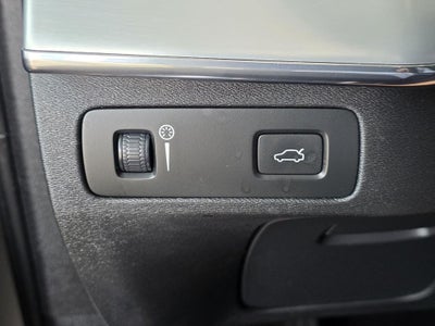 2018 Volvo XC90 T5 Momentum