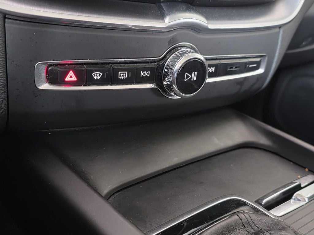 2019 Volvo XC60 T6 Momentum